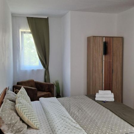 מלון טורדה Huesca House מראה חיצוני תמונה