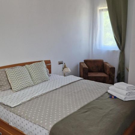 מלון טורדה Huesca House מראה חיצוני תמונה