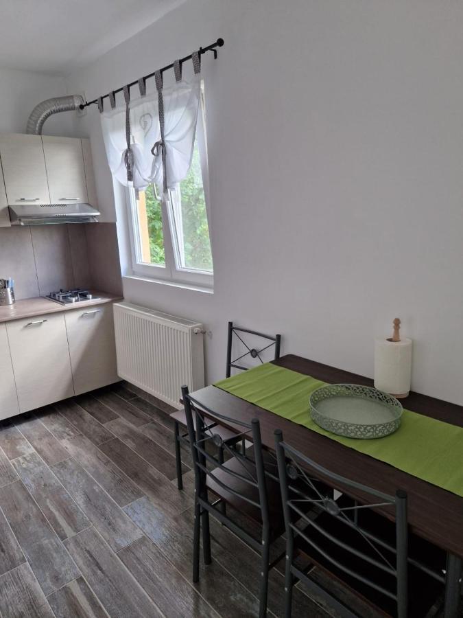 מלון טורדה Huesca House מראה חיצוני תמונה