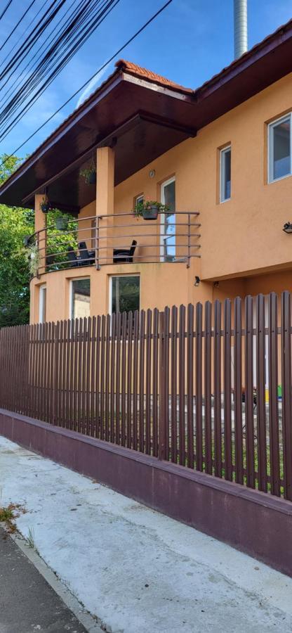 מלון טורדה Huesca House מראה חיצוני תמונה