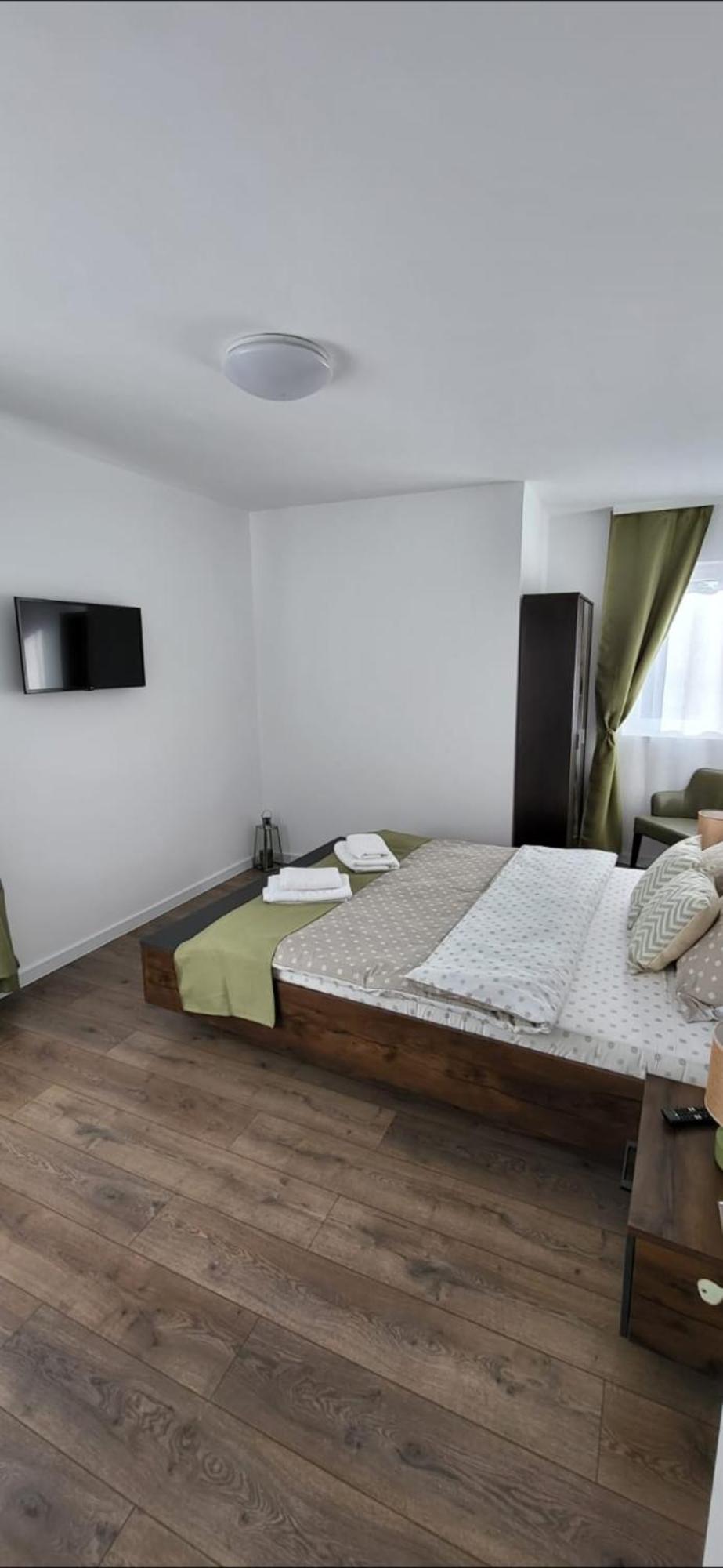 מלון טורדה Huesca House מראה חיצוני תמונה